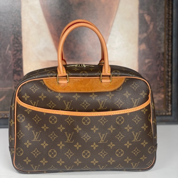 Louis Vuitton Handbags - Authentic Louis Vuitton hand bag